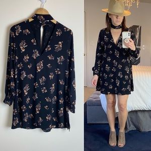 OLIVACEOUS Long Sleeve Choker V-Neck Dress Black Floral, S